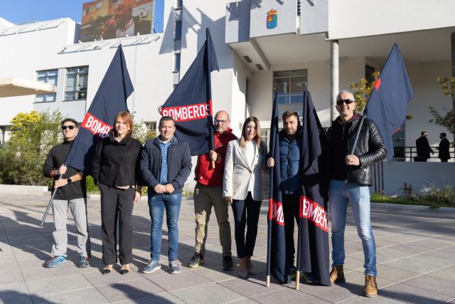 El PSOE denuncia que sólo había dos bomberos en Alhama y que López Miras no convocó el CECOP con más de 400 hectáreas calcinadas en Sierra Espuña