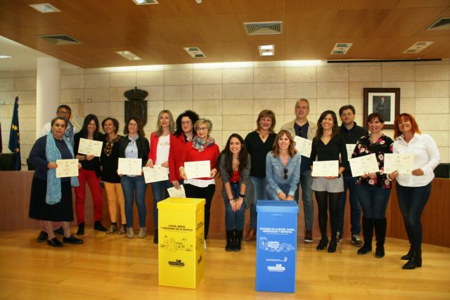 Entregan los diplomas acreditativos a los 13 centros de enseñanza que han participado en el proyecto 'Red Educa en Eco' durante el curso 2018/19 para incentivar la cultura del reciclaje en las comunidades educativas