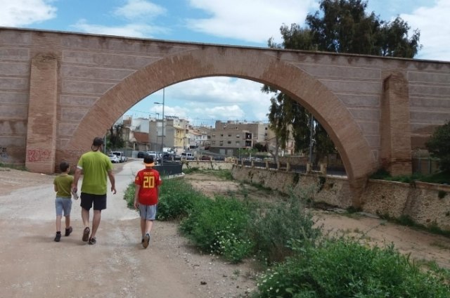 El Gobierno de España limita la salida de los niños, reduciendo las franjas; y establece horarios para paseos y actividad física