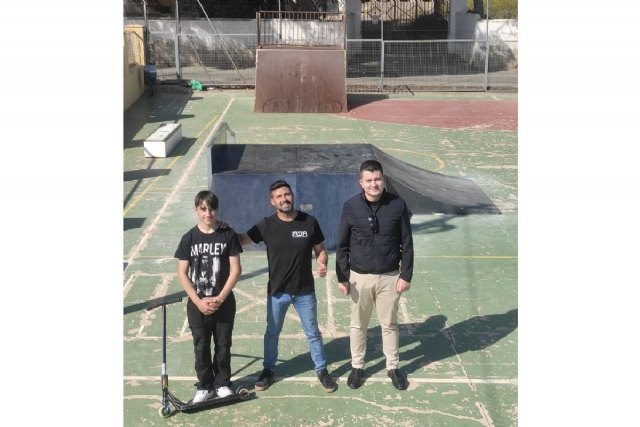 El Colectivo Ministros del Aire dona un módulo al scooter park, ubicado en el antiguo Colegio de La Cruz