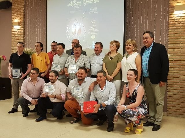La Asociación de Comerciantes de Totana entregó sus premios en el marco de la 5ª Cena Gala
