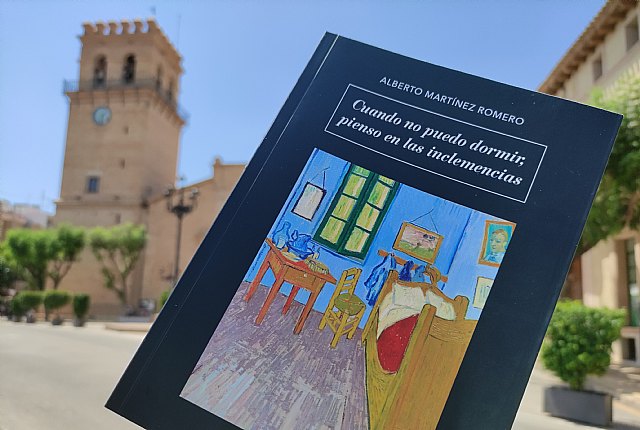 El totanero Alberto Martínez Romero publica un libro de narraciones autobiográficas titulado 'Cuando no puedo dormir, pienso en las inclemencias'