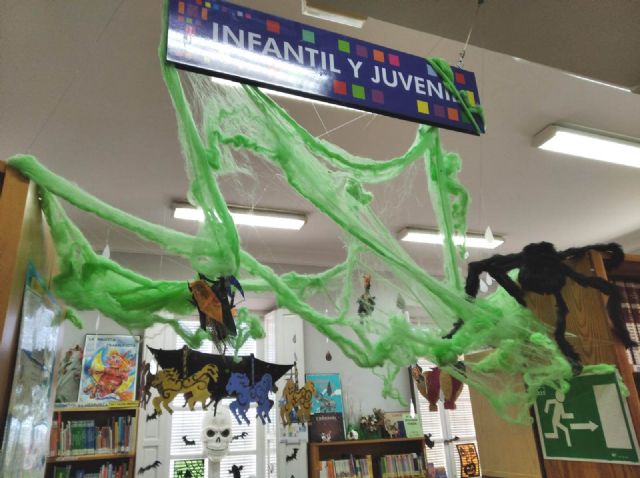 La Biblioteca Municipal 'Mateo García' se prepara para la festividad de Halloween 2019
