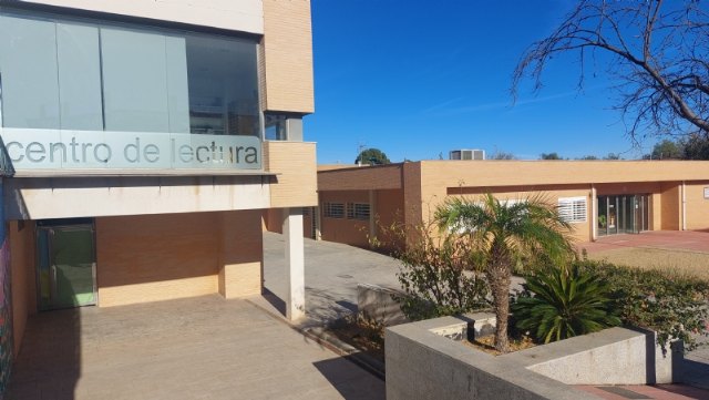 Colocan cámaras de vigilancia exterior en la zona comprendida entre el Espacio Joven y la Escuela Infantil “Pepita López Gandía”