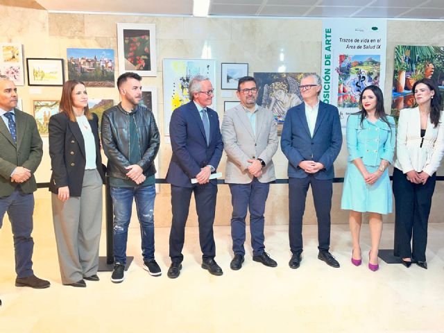 El hospital Lorenzo Guirao de Cieza acoge la segunda edición de la exposición de pintura 'Trazos de vida en el área de salud IX'