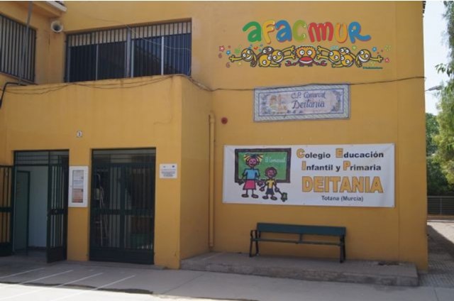 El colegio Deitania se vuelca con AFACMUR