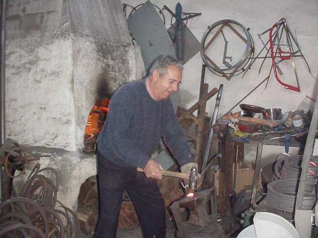 In memoriam Felipe Andanuche, artesano del metal, virtuoso de la vida