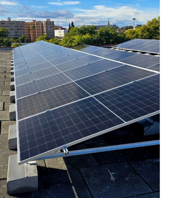 La Comunidad ahorra más de 1,7 millones de euros con la instalación de 396 placas solares en tres edificios administrativos