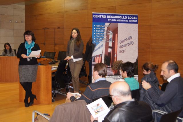 Se presenta el borrador del 'Plan Local de Empleo 2013-2015' a la Mesa Local de Empleo de Totana
