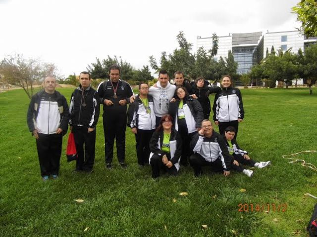 Alumnos del Centro Ocupacional 'José Moyá Trilla' participan en el Campeonato Regional de Atletismo organizado por Fedemips
