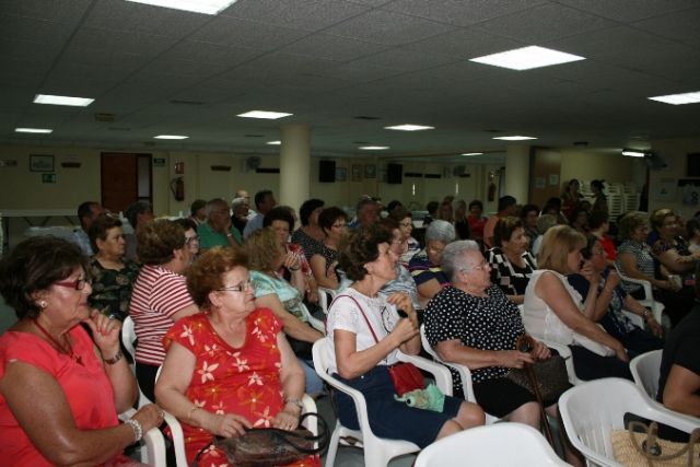 Unos 200 usuarios del Centro Municipal de Personas Mayores Pza. Balsa Vieja han participado en los ocho talleres formativos ofertados durante el curso 2013/14