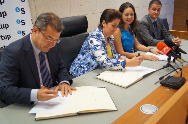 El ayuntamiento de Totana y el banco cam-sabadell firman un convenio para facilitar la financiación a los emprendedores