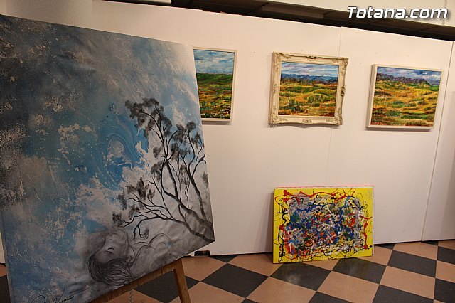La sala municipal Gregorio Cebrián acoge la muestra colectiva de pintores murcianos 'Luz positiva'