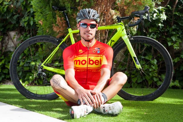 El ciclista totanero Mario García ya luce el maillot de Campeón de España de Ciclismo en categoría Sénior