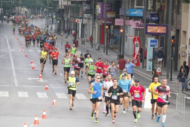 Atletas del Club de Atletismo de Totana participaron en la II Maraton de Murcia