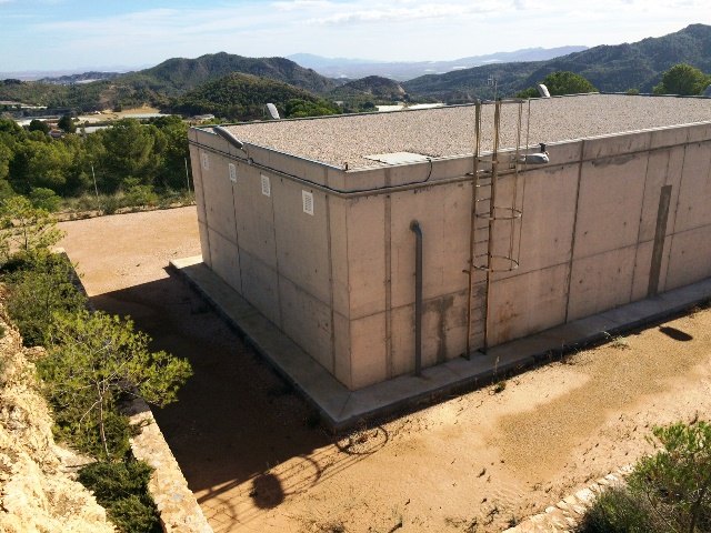 Denuncian la situación de abandono y no puesta en servicio desde su construcción en 2009 del Depósito de Agua Potable en Las Viñas-Carivete