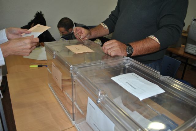 Los residentes extranjeros con derecho a voto en las elecciones municipales disponen hasta el 15 de enero en la Oficina del Censo Electoral para solicitar su voluntad de ejercer el derecho de sufragio activo