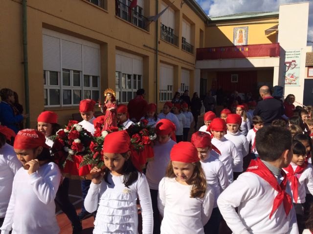 Autoridades Municipales acompañan a las comunidades educativas de los colegios 'Reina Sofía' y 'Santa Eulalia' en las respectivas romerías escolares