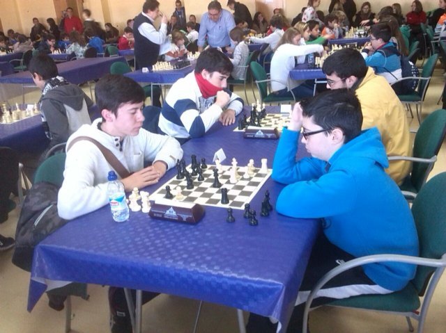 Doce escolares de Totana participaron en la 1ª jornada regional de ajedrez de Deporte Escolar
