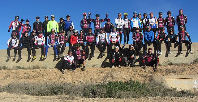 Primera ruta del año de la Asociación Deportiva 'Peña Las Nueve' por el Valle del Guadalentín