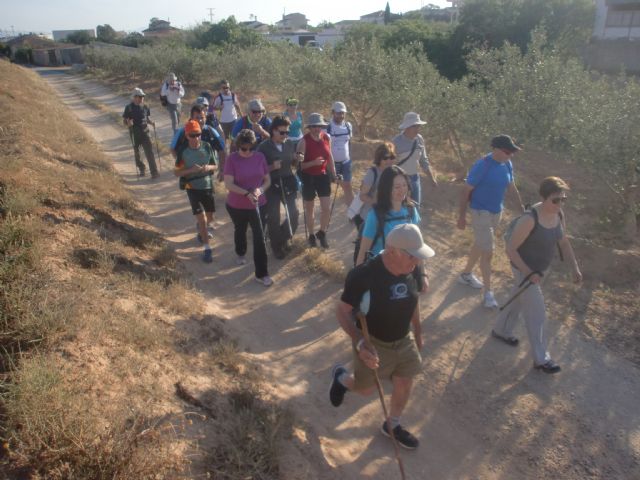 Más de 20 senderistas participaron en la ruta entre Fuente Álamo y las playas de Mazarrón