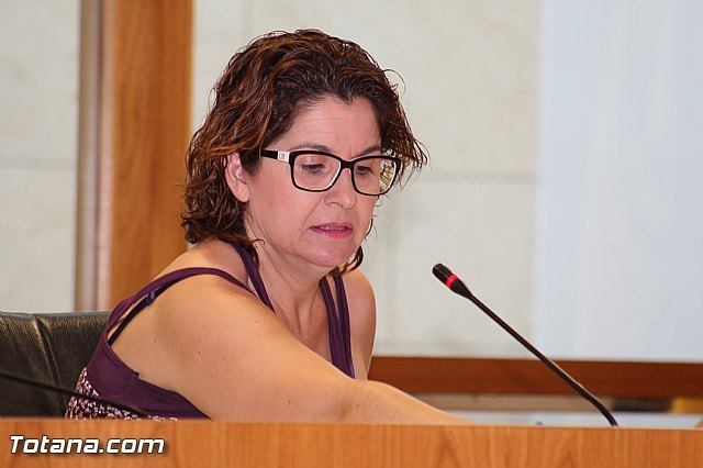 La portavoz del PP, Isabel María Sánchez, durante el pleno / Totana.com