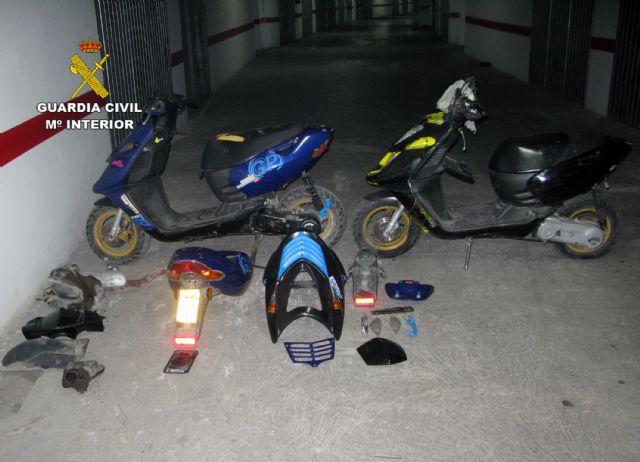 La Guardia Civil desmantela una banda juvenil dedicada a la sustracción y modificación de ciclomotores en Totana