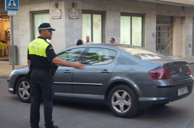 La Policía Local se adhiere a la campaña especial de la DGT sobre control de la tasa de alcohol y presencia de drogas en conductores