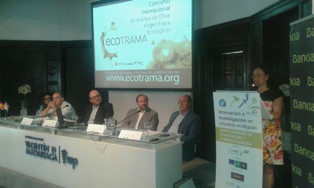 Varios representantes de COATO participan en una jornada en Sevilla sobre innovación e investigación en empresas ecológicas.
