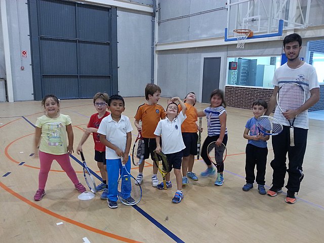 Comenzan las clases de tenis extraescolares en La Hoya, impartidas por la Escuela de Tenis Kuore de Totana
