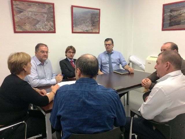 El equipo de Gobierno municipal se reúne con la junta directiva de la Entidad de Conservación del polígono industrial “El Saladar”