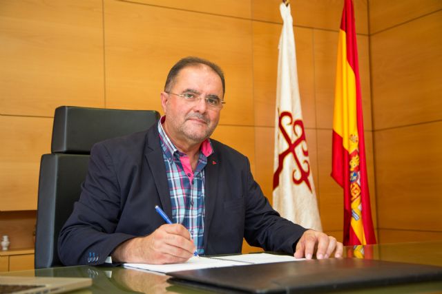 El alcalde califica de 'insolidarias' las declaraciones del candidato a la presidencia de la C. Regantes de Lorca sobre la ejecución de la tubería de la desaladora de Águilas hasta Totana