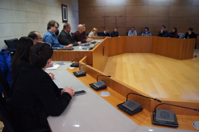 El equipo director del 'Proyecto Bastida' se reúne con la Corporación municipal