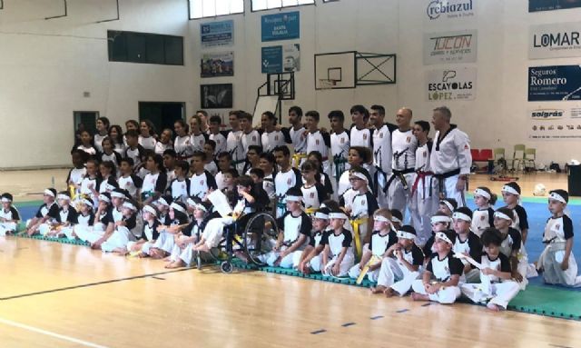 El Club Taekwondo Totana clausura temporada con una exhibición de sus más de 80 alumnos en el Pabellón de Deportes 'Manolo Ibáñez'