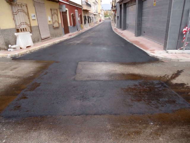 Finalizan las obras de renovación de las redes de agua potable y alcantarillado, y restitución de las aceras en la calle Galicia