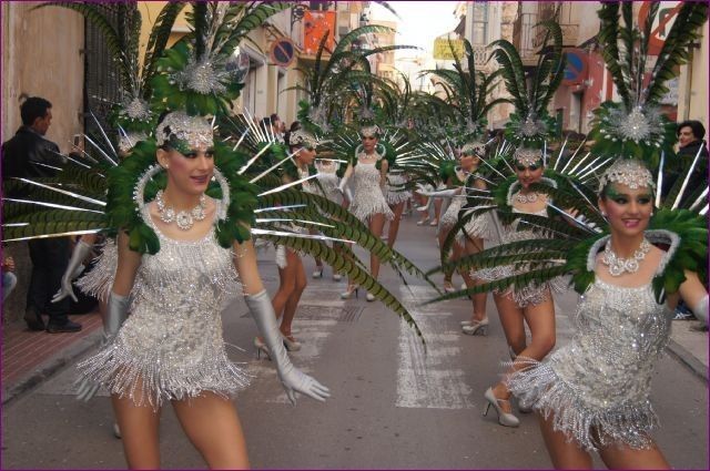 El desfile de Carnaval de las peñas foráneas del día 13 de febrero contará con la participación de 17 peñas locales y 9 de fuera de Totana