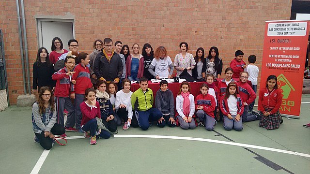 El Colegio Reina Sofía participó en la carrera solidaria a beneficio de la Asociación Refugio del Viento