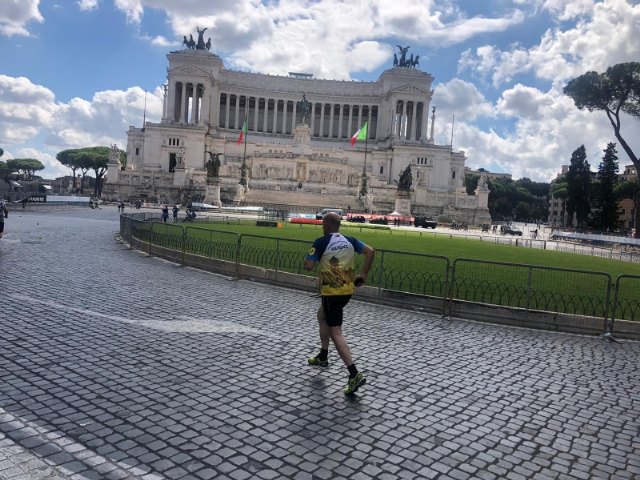 El atleta del CAT Roque Gázquez participó en la Run Rome The Marathon 2021 de Roma