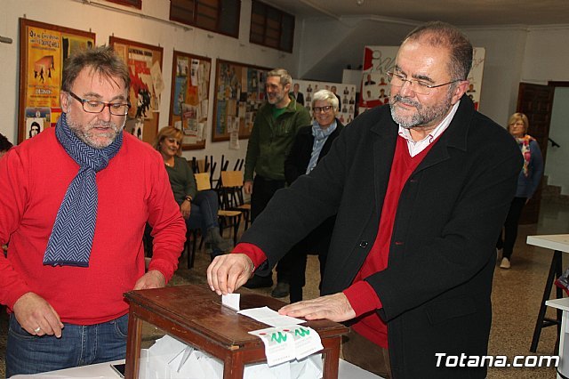 Juan José Cánovas será el candidato de Ganar Totana a la alcaldía en las elecciones de mayo de 2019, tras ser ratificado anoche