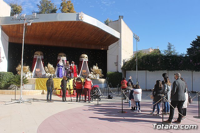 Ayuntamiento y Federación de Peñas del Carnaval suscriben un convenio para la organización de la entrega de cartas a los Reyes Magos