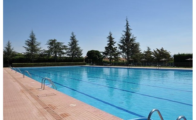 Se inicia la contratación de las obras de renovación de los equipos de depuración de las piscinas del Polideportivo Municipal “6 de Diciembre”