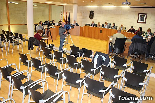 El Pleno aprueba por unanimidad la propuesta del Grupo Municipal Socialista para la equiparación salarial entre los diferentes cuerpos policiales