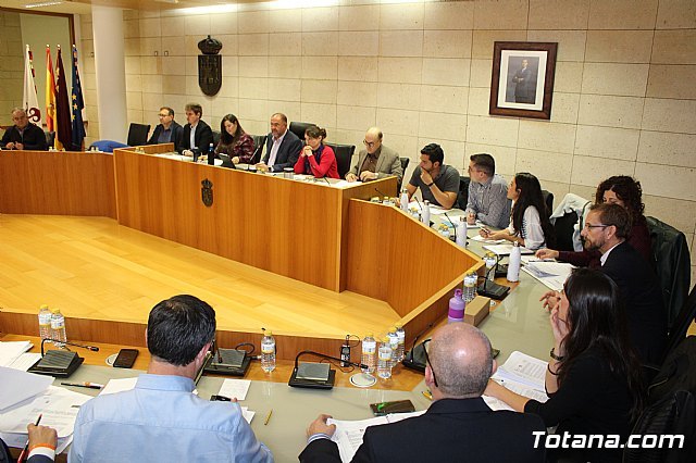 El Pleno municipal de Totana apuesta por impulsar un paquete de medidas que permitan tratar de revertir la situación actual de progresivo deterioro del Mar Menor