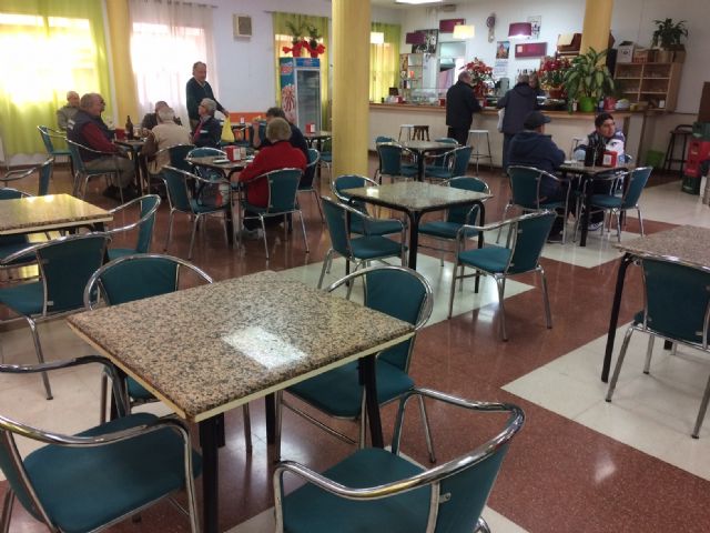 Prorrogan un año más el Servicio de Cafetería-Bar del Centro Municipal de la Tercera Edad de la plaza Balsa Vieja