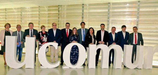 Responsables locales del Ayuntamiento asisten al acto que celebra UCOMUR con motivo del Día Mundial del Cooperativismo, en Cartagena
