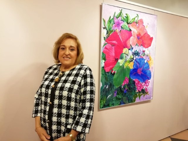 Inauguran la exposición de pintura de María José García Sánchez, en la sala “Gregorio Cebrián”