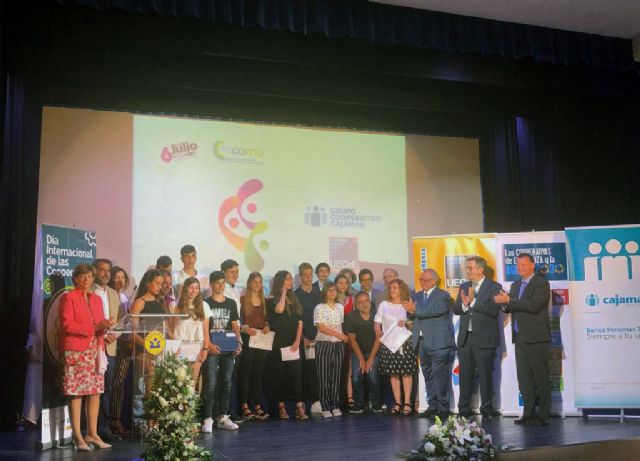 El proyecto 'Creaimpress' del Colegio Reina Sofía obtiene una mención especial en los premios del concurso 'Emprendemos. Fomento del emprendimiento cooperativo en la escuela'