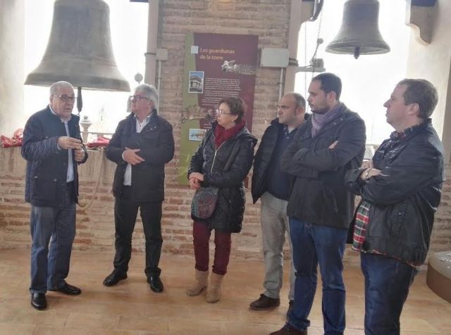 El Ayuntamiento concede una subvención de 14.000 euros a la parroquia de Santiago para colaborar en el proyecto de musealización de la Torre de la Iglesia