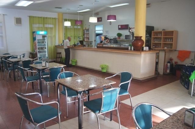 Inician el expediente para contratar el servicio de bar-cafetería en el Centro Municipal de Personas Mayores de la plaza Balsa Vieja