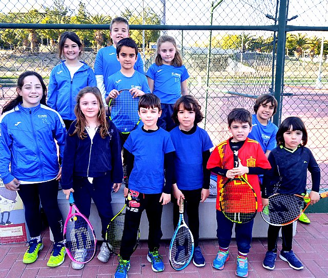 La Escuela de Tenis Kuore Totana participó en una jornada de 'PEQUETENIS' con los más peques de la escuela